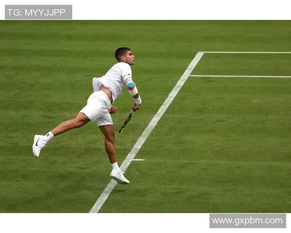 重庆网球队以98分领跑世界锦标赛积分榜展现强大实力